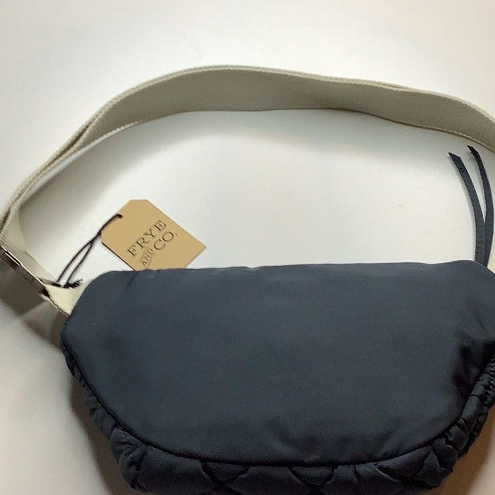 Frye and Co. Quilted Nylon Womens Adjustable Straps Fanny Pack, New With Tags - Picture 6 of 6